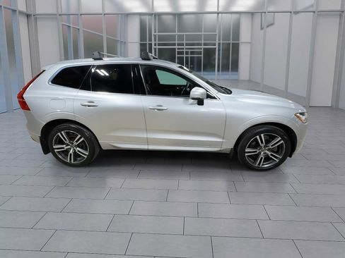 Used 2018 Volvo XC60 T6 Momentum w/ Advanced Package image 9
