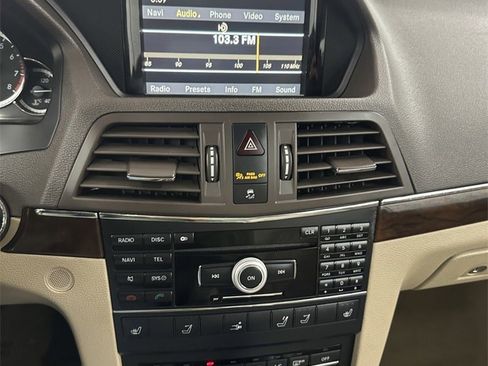 Used 2011 Mercedes-Benz E 350 Cabriolet image 21