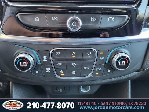 Used 2023 Chevrolet Traverse LT FWD image 24