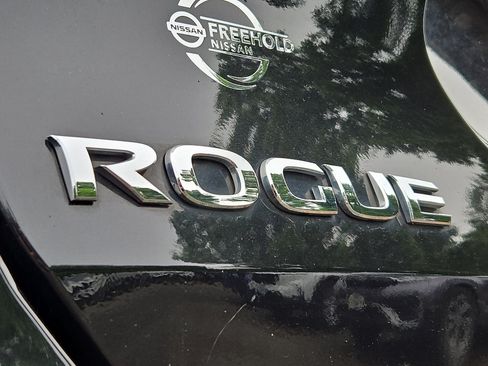 Used 2017 Nissan Rogue SV w/ Midnight Edition AWD/4WD image 30