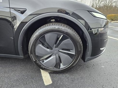 Used 2026 Tesla Model Y Long Range image 5