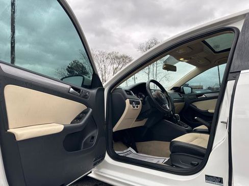 Used 2013 Volkswagen Jetta SEL image 11