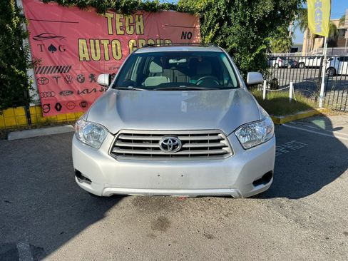 Used 2010 Toyota Highlander 2WD w/ Extra Value Pkg 2 image 2