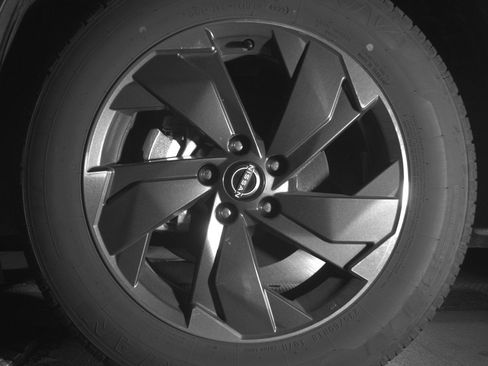 Used 2025 Nissan Rogue SV image 12