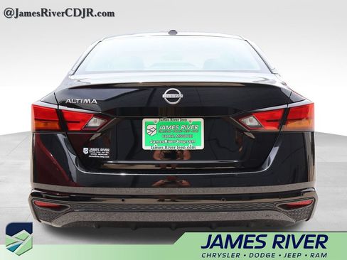 Used 2025 Nissan Altima 2.5 SV FWD image 4