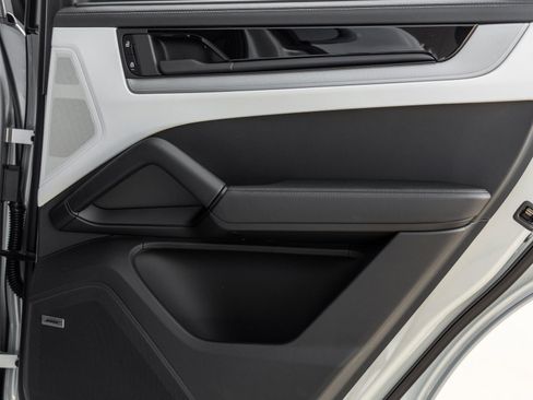 New 2026 Porsche Cayenne Coupe image 41