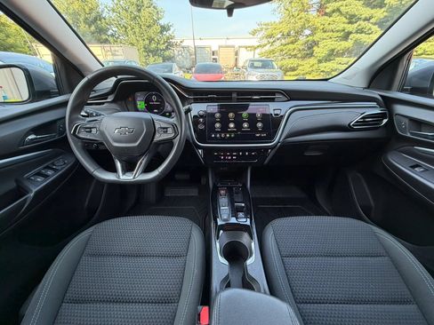 Used 2023 Chevrolet Bolt EUV LT w/ Driver Confidence Package FWD image 2