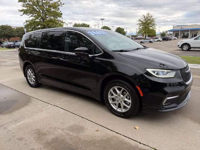 Used 2025 Chrysler Pacifica Select FWD image 7