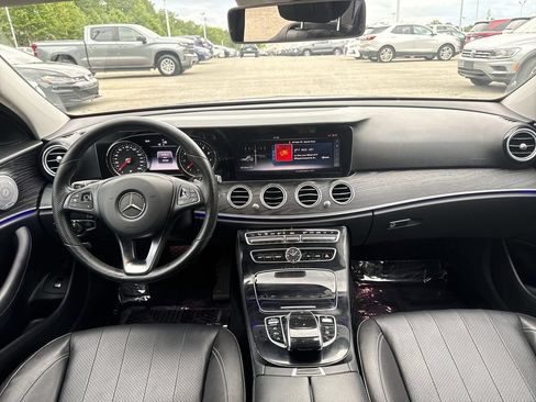 Used 2017 Mercedes-Benz E 300 4MATIC image 23