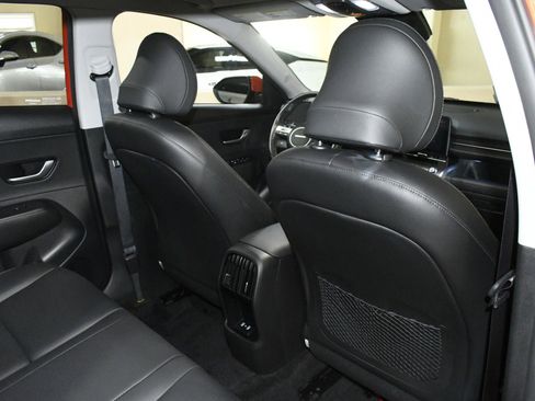 Used 2024 Hyundai Kona Limited image 16