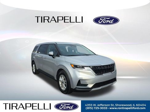 Used 2023 Kia Carnival LX image 6