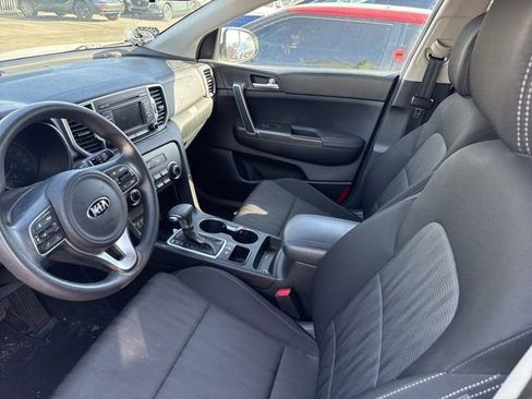 Used 2019 Kia Sportage LX image 4