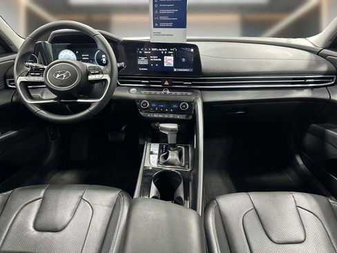 Certified 2023 Hyundai Elantra Limited FWD image 17