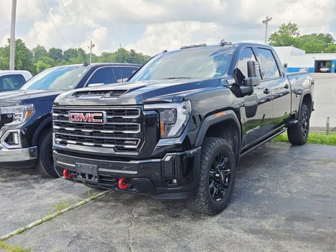 Used 2025 GMC Sierra 2500 AT4 w/ AT4 Premium Plus Package AWD/4WD image 4