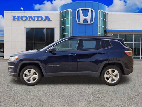 Used 2018 Jeep Compass Latitude w/ Cold Weather Group AWD/4WD image 2
