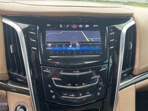 Used 2020 Cadillac Escalade ESV Platinum image 19