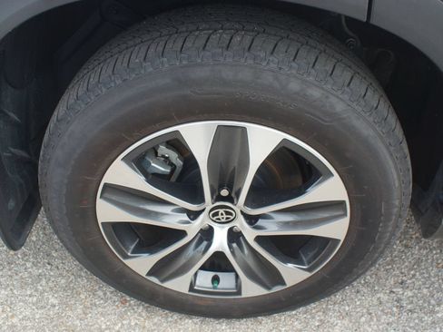 Certified 2026 Toyota Highlander XLE AWD/4WD image 29