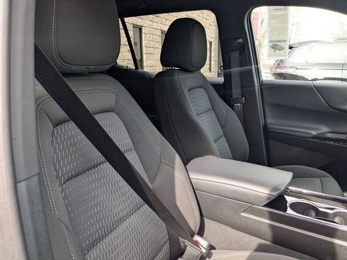 Used 2025 Chevrolet Equinox LT image 30