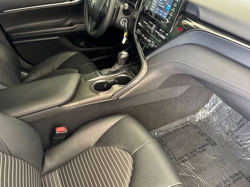 Used 2023 Toyota Camry SE FWD image 16