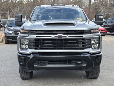 Used 2024 Chevrolet Silverado 2500 Custom w/ Custom Value Package image 9