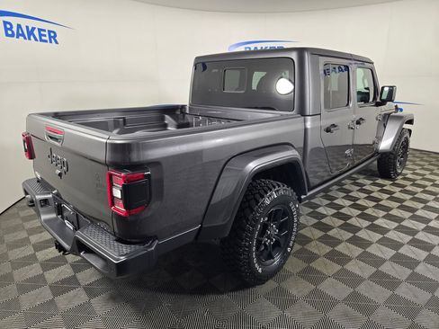 Used 2025 Jeep Gladiator Sport AWD/4WD image 8