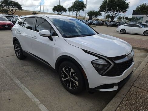 Used 2023 Kia Sportage EX FWD image 2