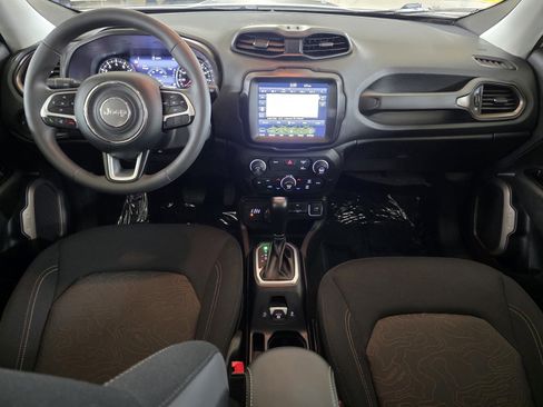 Used 2023 Jeep Renegade Latitude image 19