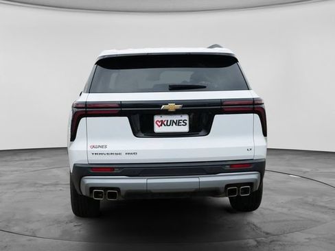 Used 2024 Chevrolet Traverse LT AWD/4WD image 9