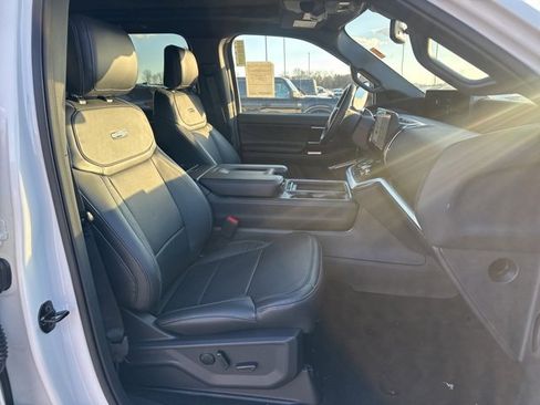 New 2025 Ford Expedition Max Platinum w/ Stealth Performance Package image 18