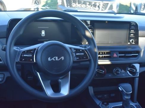 Certified 2024 Kia Seltos LX image 17