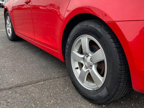 Used 2015 Chevrolet Cruze LT image 13