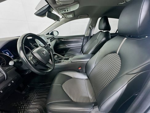 Used 2022 Toyota Camry SE image 13