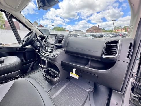 Used 2025 RAM ProMaster 2500 w/ Quick Order Package 22G SLT FWD image 20