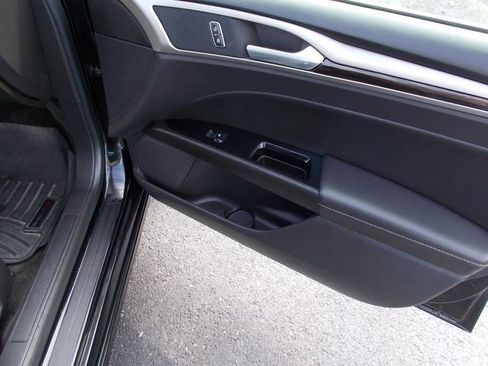 Used 2015 Ford Fusion SE w/ Equipment Group 202A image 22