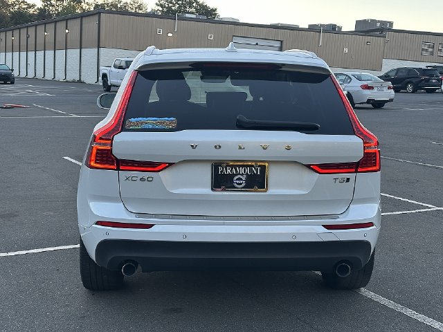 Used 2018 Volvo XC60 T5 Momentum w/ Vision Package AWD/4WD image 7
