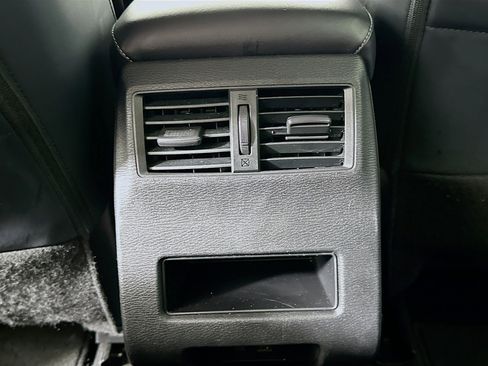 Used 2024 Mitsubishi Outlander SE image 28