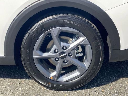 New 2026 Kia K4 FWD image 32