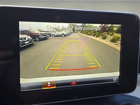 Used 2019 Mercedes-Benz GLC 300 4MATIC image 16