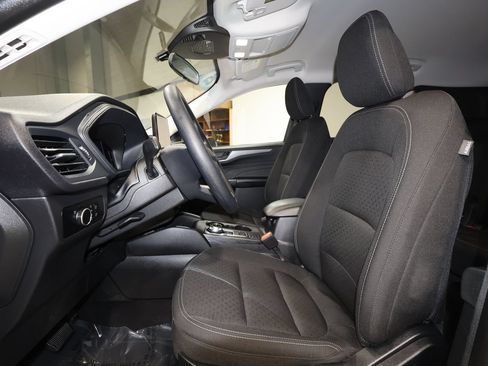 Used 2025 Ford Escape Active AWD/4WD image 22