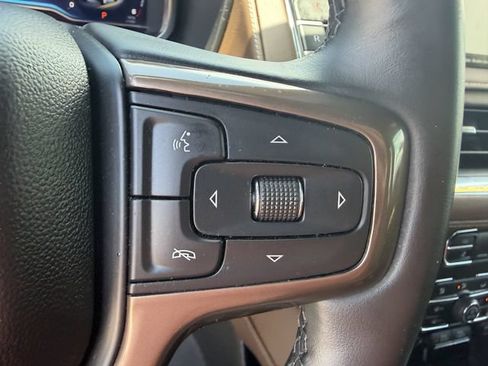 Used 2023 Chevrolet Suburban High Country w/ Premium Package 2 AWD/4WD image 35