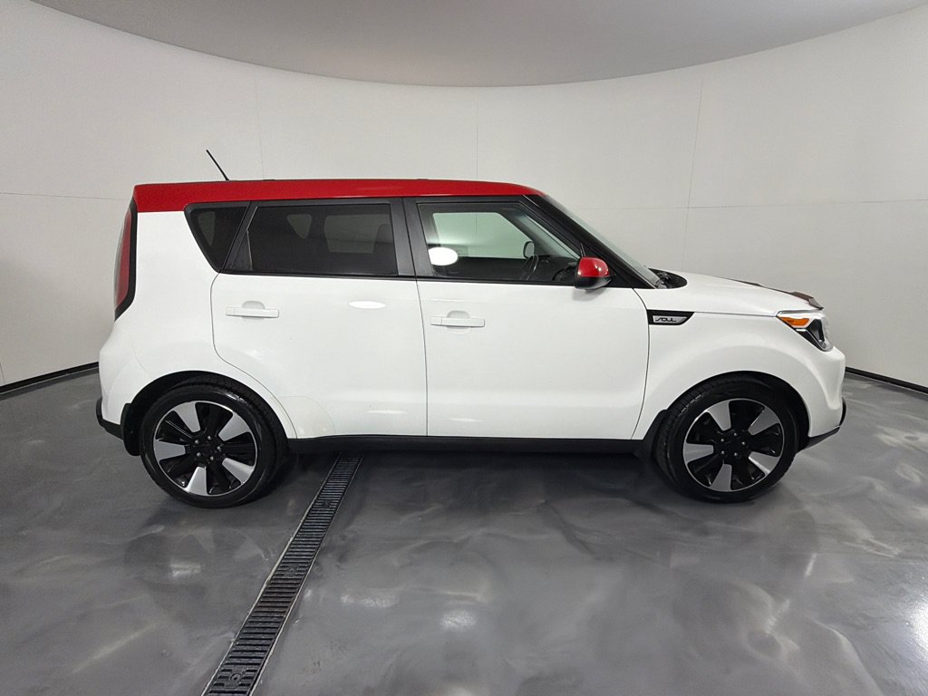 Used 2016 Kia Soul + w/ Designer's Package FWD image 4