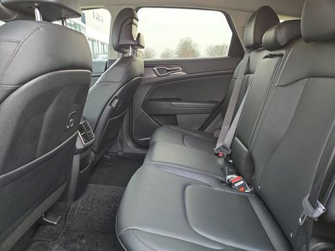 Certified 2024 Kia Sportage EX image 13