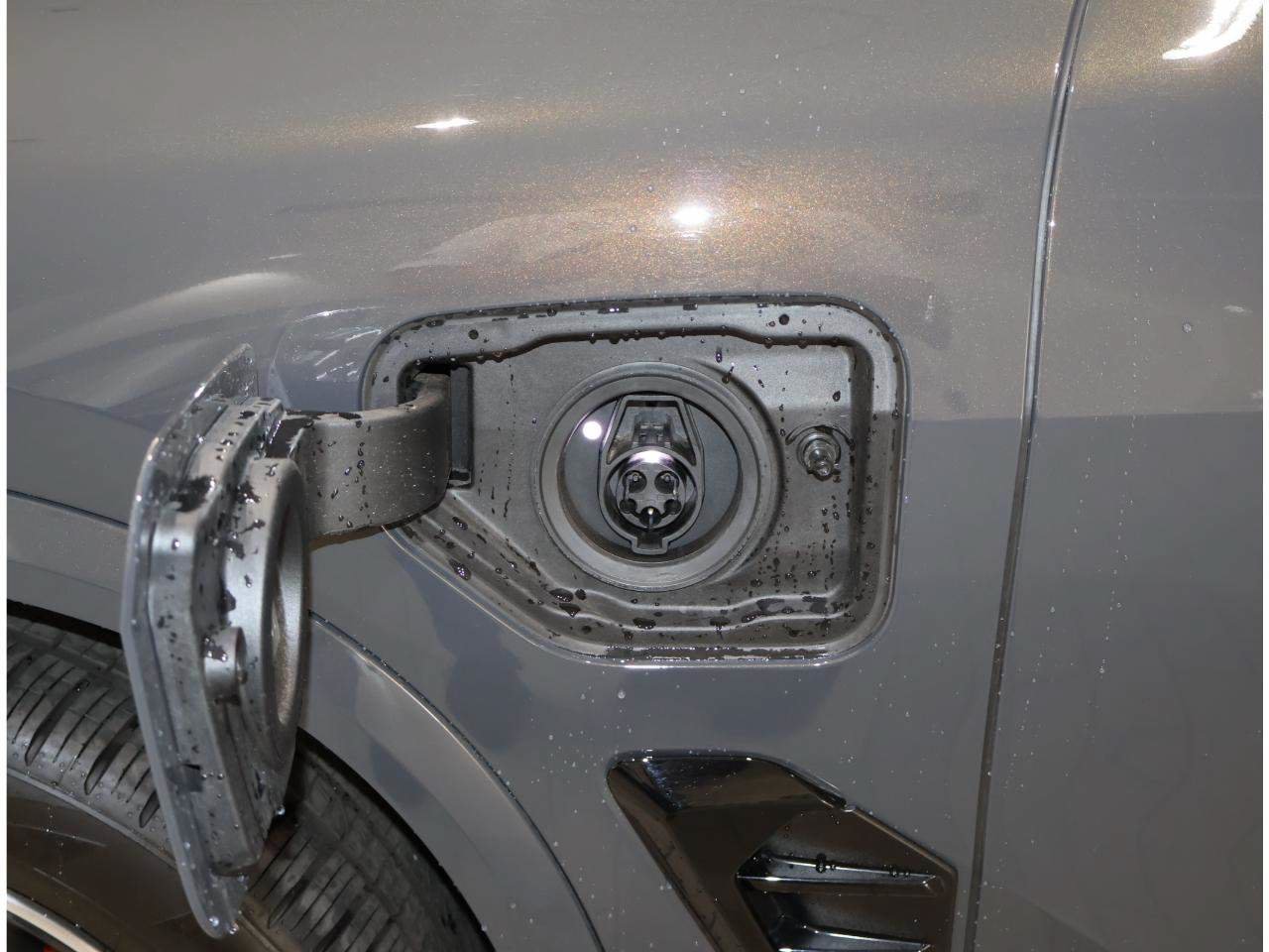 Certified 2026 BMW X5 xDrive50e AWD/4WD image 5