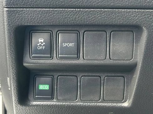 Used 2015 Nissan Rogue S FWD image 22