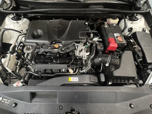 Used 2018 Toyota Camry LE FWD image 23
