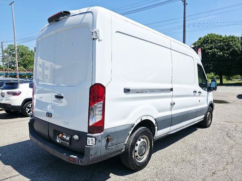 Used 2018 Ford Transit 250 148 Medium Roof RWD image 4
