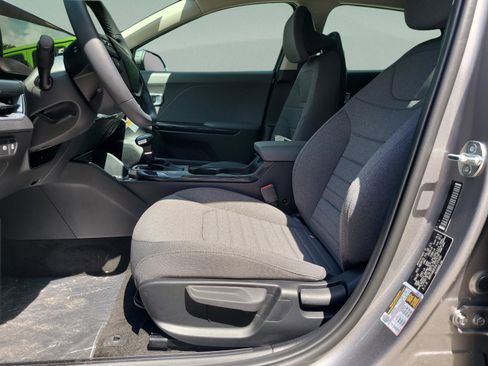 New 2025 Kia K4 EX image 18