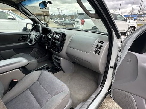 Used 2002 Ford Escape XLT image 14
