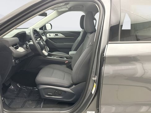 Used 2025 Ford Explorer Active image 11