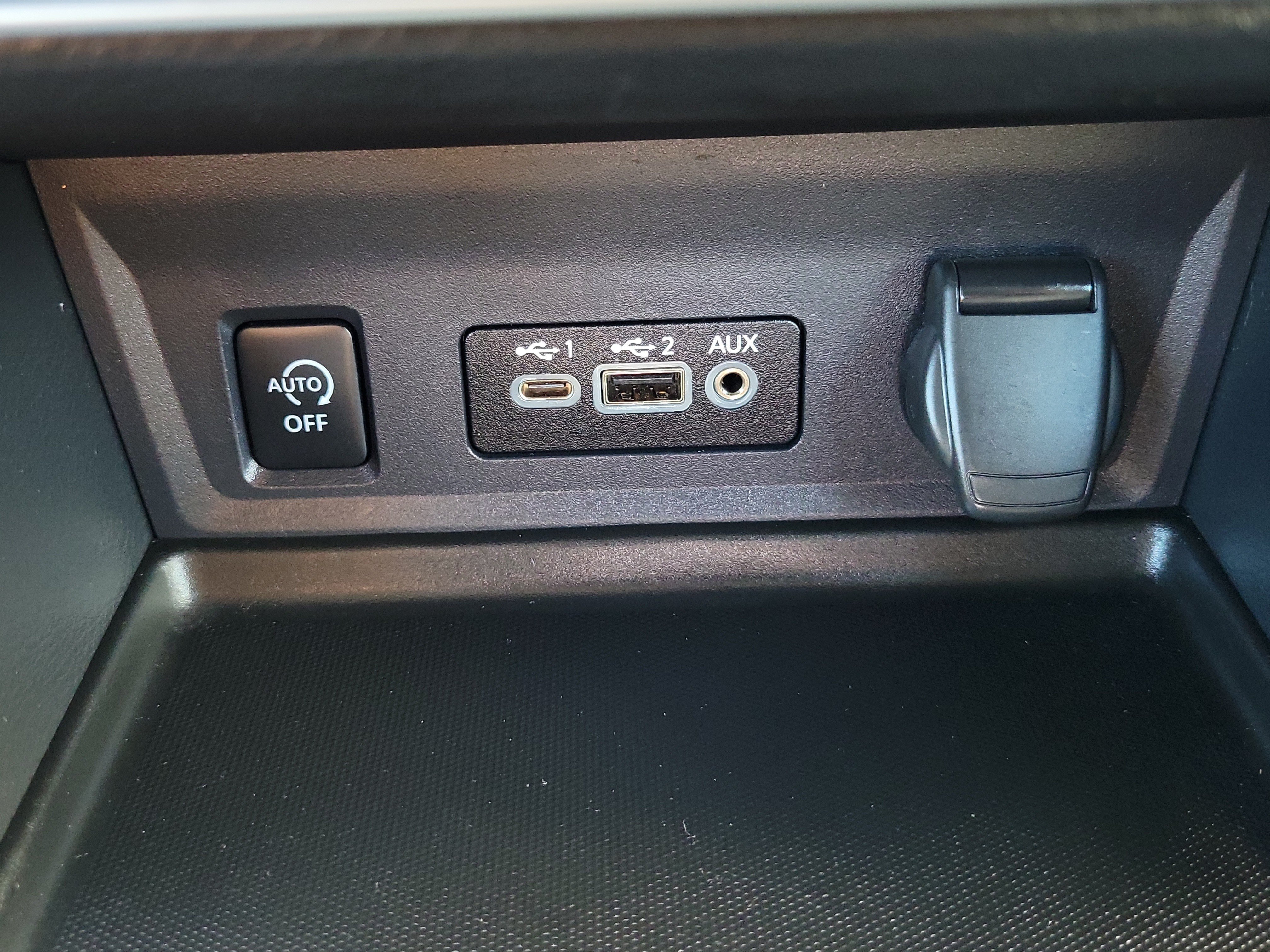Certified 2024 Nissan Sentra SV FWD image 28